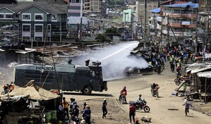 Suspenden en Kenia la huelga de transporte para negociar el precio del combustible