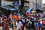 Miles de haitianos toman las calles de Puerto Pr&iacute;ncipe para exigir la paz