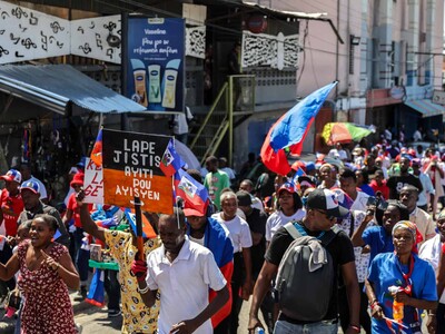 Miles de haitianos marchan en Haití para exigir la paz