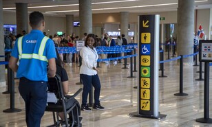 Aeropuerto de Punta Cana adopta Hidden Disabilities Sunflower