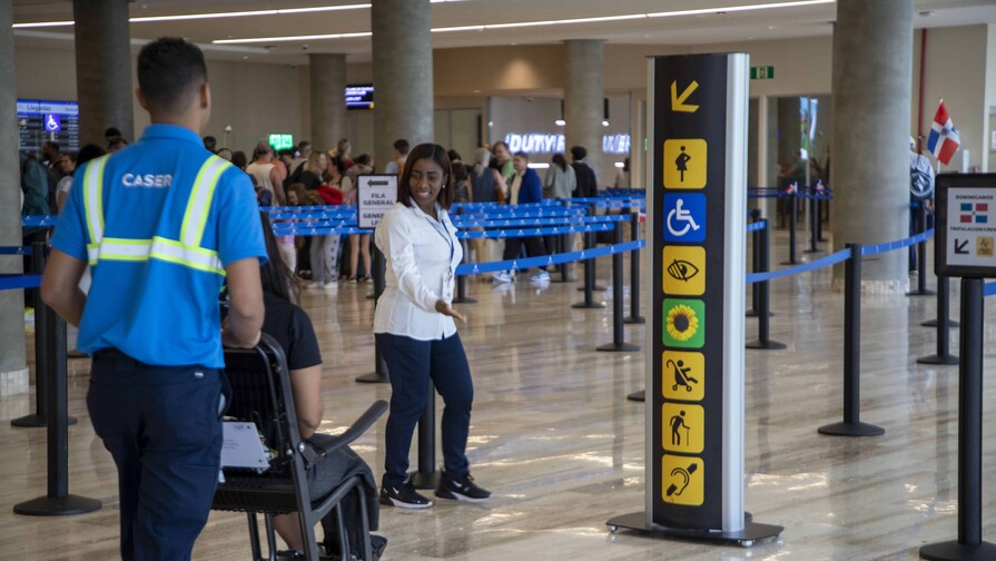 Aeropuerto de Punta Cana adopta Hidden Disabilities Sunflower