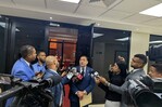 Senador Crist&oacute;bal Castillo deposita "Alerta Mujer", otro proyecto contra la violencia de g&eacute;nero