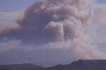 Un incendio azota el sur de California y obliga a la evacuaci&oacute;n de m&aacute;s de 20,000 personas