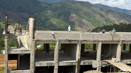 Infraestructura Escolar acelera terminaci&oacute;n de escuelas en la Cordillera Central, tras trabajo de DL