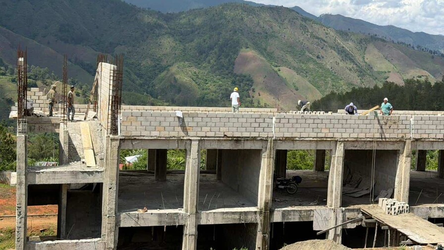 Infraestructura Escolar acelera terminaci&oacute;n de escuelas en la Cordillera Central, tras trabajo de DL