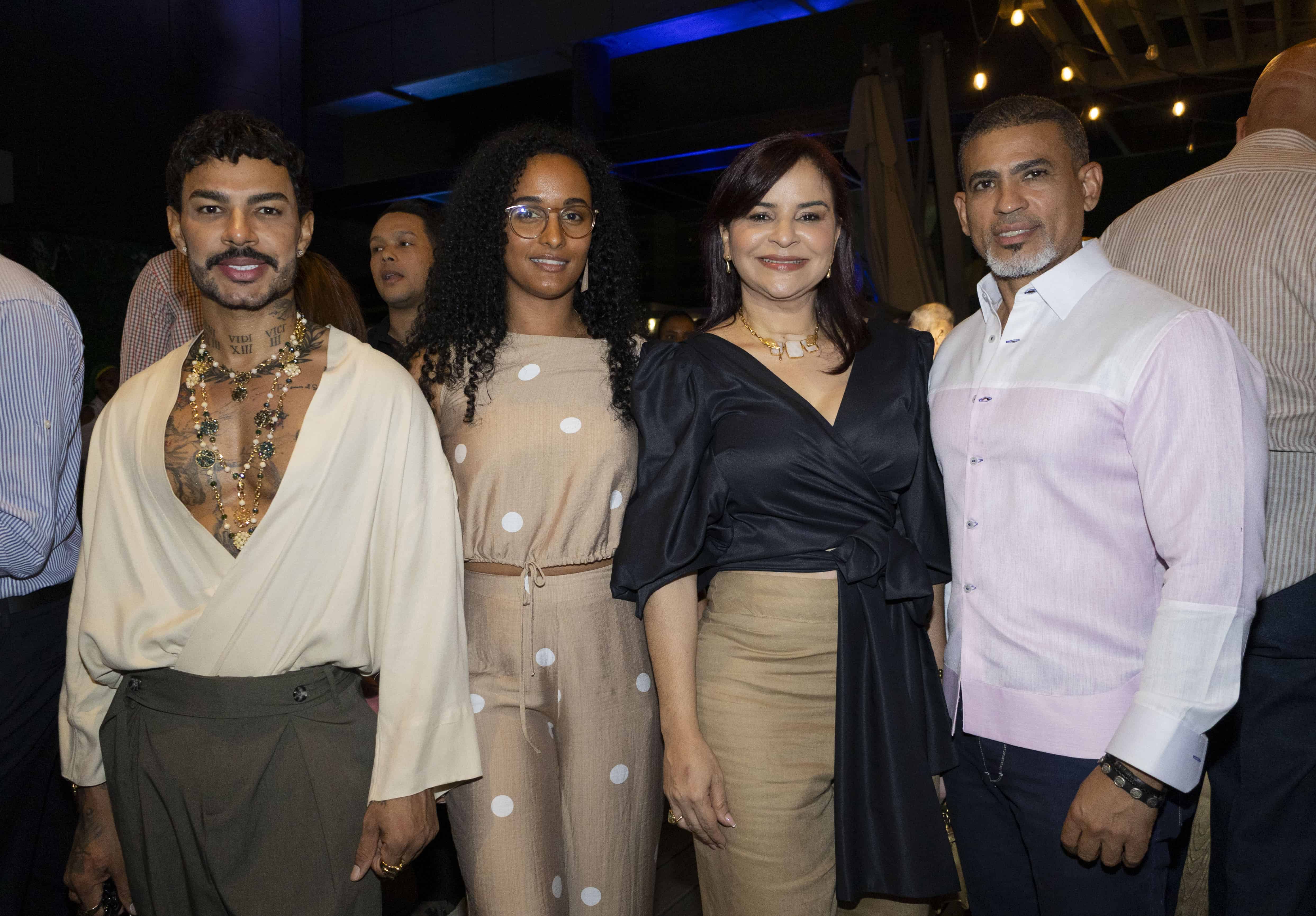 Joel Reyes, Silvia Familia, Melquis D&iacute;az y Noel Newman. 