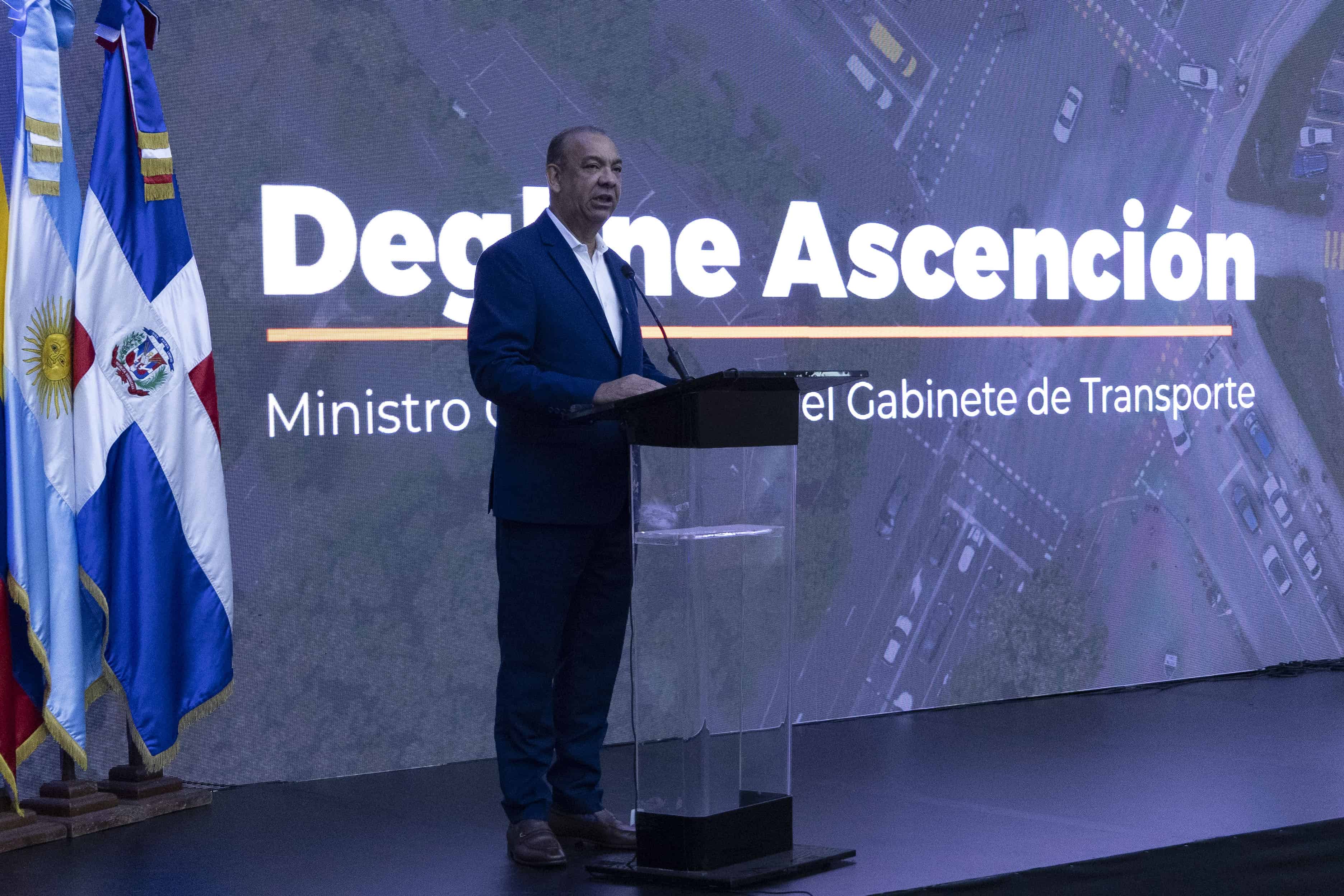 Deligne Ascenci&oacute;n, coordinador del gabinete de Transporte del Gobierno.