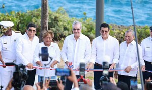Abinader inaugura segunda etapa del malec&oacute;n de SDE y pide que lo cuiden