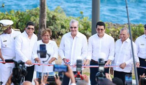 Abinader inaugura segunda etapa del malec&oacute;n de SDE y pide que lo cuiden