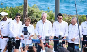 Abinader inaugura segunda etapa del malec&oacute;n de SDE y pide que lo cuiden