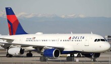 Avi&oacute;n regresa de emergencia al aeropuerto de Santiago tras fuerte olor