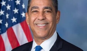 Espaillat impulsa medida para limitar compra de datos personales por agencias federales