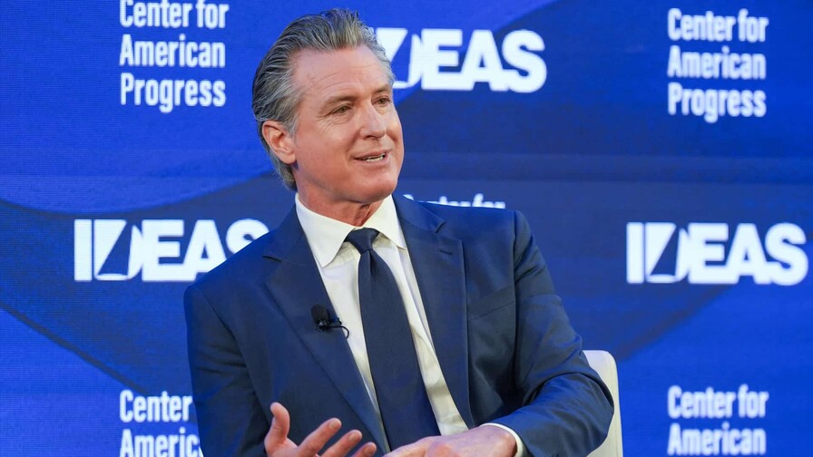 Newsom celebra el fallo del Supremo contra las restricciones de Trump al voto por correo Newsom celebra el fallo del Supremo contra las restricciones de Trump al voto por correo