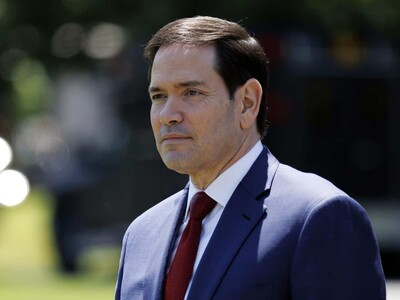 Marco Rubio conversa telefónicamente con Badr al Busaidi