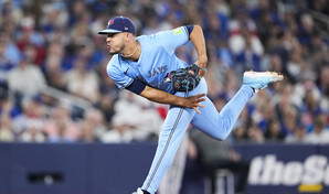 Berrios estar&aacute; fuera de 12 a 18 meses por operaci&oacute;n Tommy John