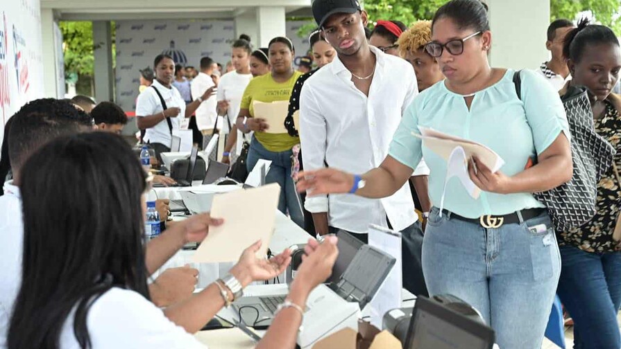Ministerio de Trabajo: RD cerr&oacute; el primer trimestre con 2.4 millones de trabajadores formales