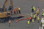 Cierran pista en aeropuerto internacional de La Guardia tras aparición de socavón Cierran pista en aeropuerto internacional de La Guardia tras aparición de socavón