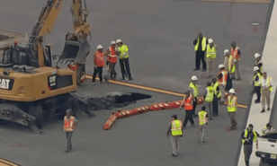 Aeropuerto LaGuardia reanuda operaciones tras reparar pista afectada por socav&oacute;n