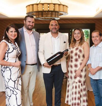 Jason Santos participa en jornadas sobre vinos organizadas por El&iacute;as Distribuci&oacute;n en RD