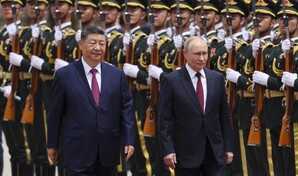 Xi recibe a Putin en Pek&iacute;n seis d&iacute;as despu&eacute;s de la visita de Trump