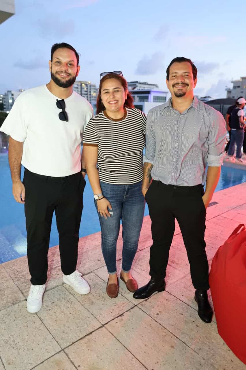 Angel López, Raysa Lung y Enmanuel Zambrano.