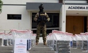 Tras larga persecuci&oacute;n, decomisan 978 paquetes de coca&iacute;na y detienen tres venezolanos en RD