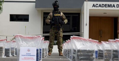 Tras larga persecuci&oacute;n, decomisan 978 paquetes de coca&iacute;na y detienen tres venezolanos en RD