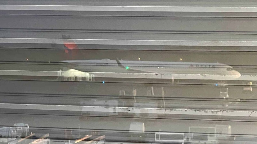 Salud Pública dice no hay riesgo sanitario en avión retornó al país; 12 pasajeros fueron atendidos Salud Pública dice no hay riesgo sanitario en avión retornó al país; 12 pasajeros fueron atendidos