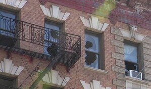 Fiscal&iacute;a de Manhattan investiga due&ntilde;o de edificio por incendio donde murieron cuatro dominicanos