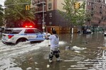 Fuertes inundaciones paralizan Nueva York y dejan conductores atrapados Fuertes inundaciones paralizan Nueva York y dejan conductores atrapados
