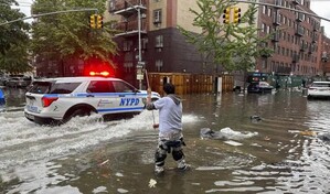 Fuertes inundaciones paralizan Nueva York y dejan conductores atrapados