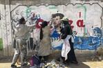 Israel expulsó a todos los activistas extranjeros de la flotilla para Gaza Israel expulsó a todos los activistas extranjeros de la flotilla para Gaza