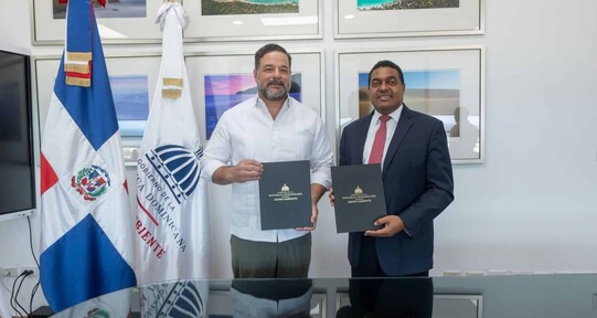 Autoridades impulsan plan de gesti&oacute;n de residuos para Santo Domingo 2026