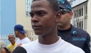 Se entrega a la Polic&iacute;a uno de los presuntos agresores del conductor del TRAE