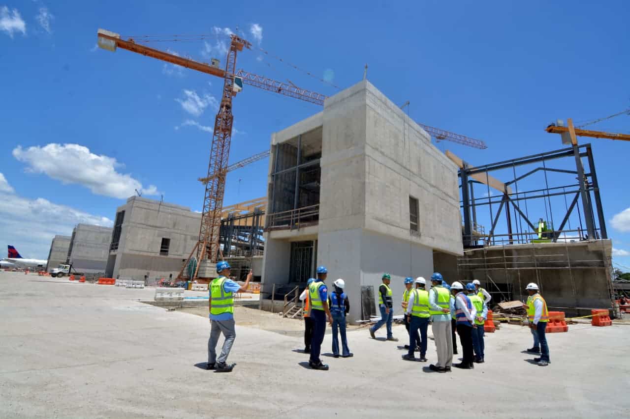 Trabajos de ampliaci&oacute;n del Aeropuerto Internacional del Cibao.