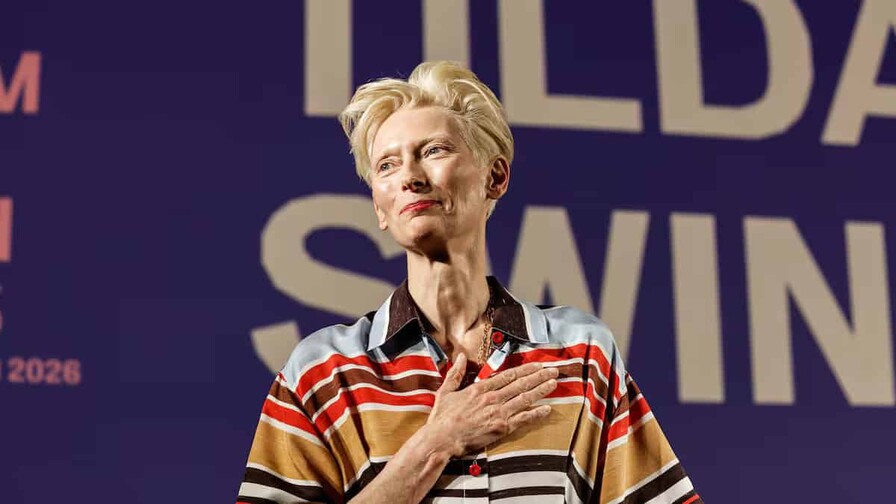 Tilda Swinton defiende en Cannes la inteligencia de los humanos sobre la de la IA Tilda Swinton defiende en Cannes la inteligencia de los humanos sobre la de la IA