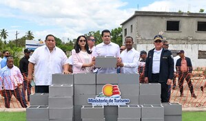 Turismo inicia obra en Las Clavellinas de Azua