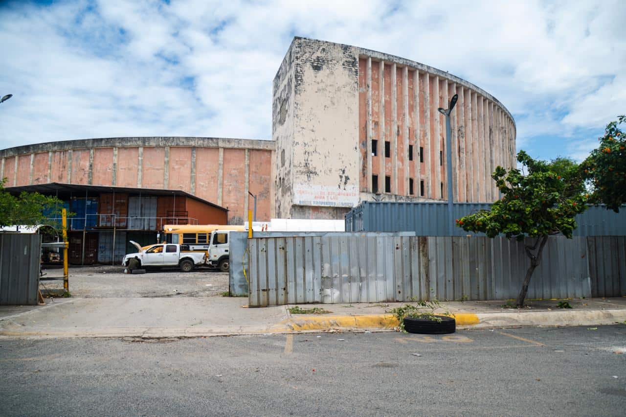 Así luce el exterior del Teatro agua y Luz este 21 de mayo 2026.