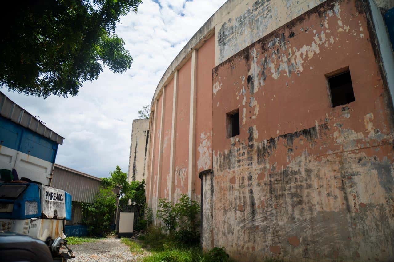 La pintura corroída por el abandono. 