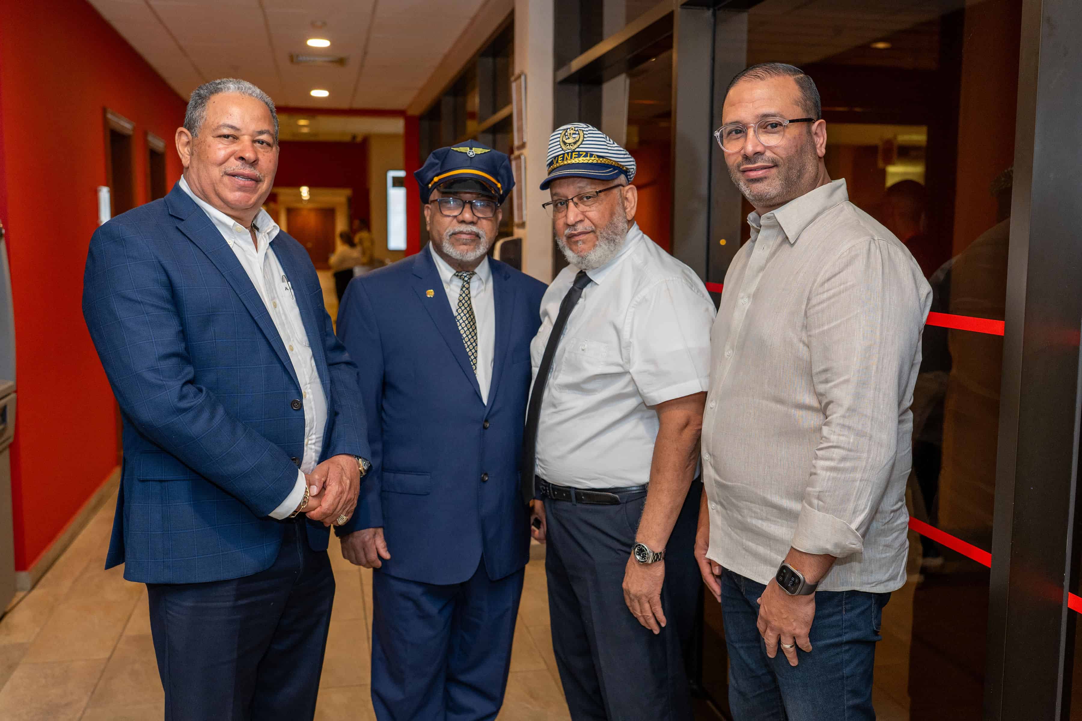 Pedro Reyes, Víctor Fontana, Félix Santiago Vidal y Erick Mercado.
