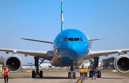 Un avi&oacute;n de Aerol&iacute;neas Argentinas con La 10 de Messi llevar&aacute; a su selecci&oacute;n al Mundial 2026
