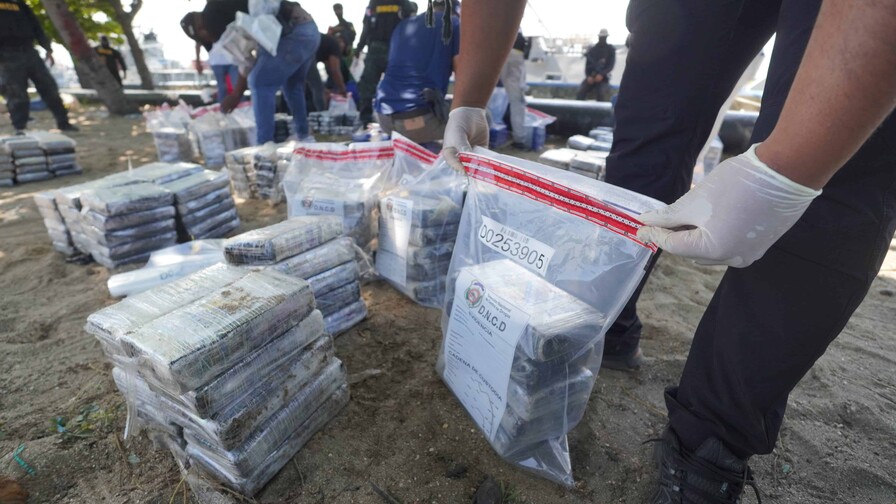 Alijo de coca&iacute;na incautado en la costa sur de Santo Domingo supera la tonelada