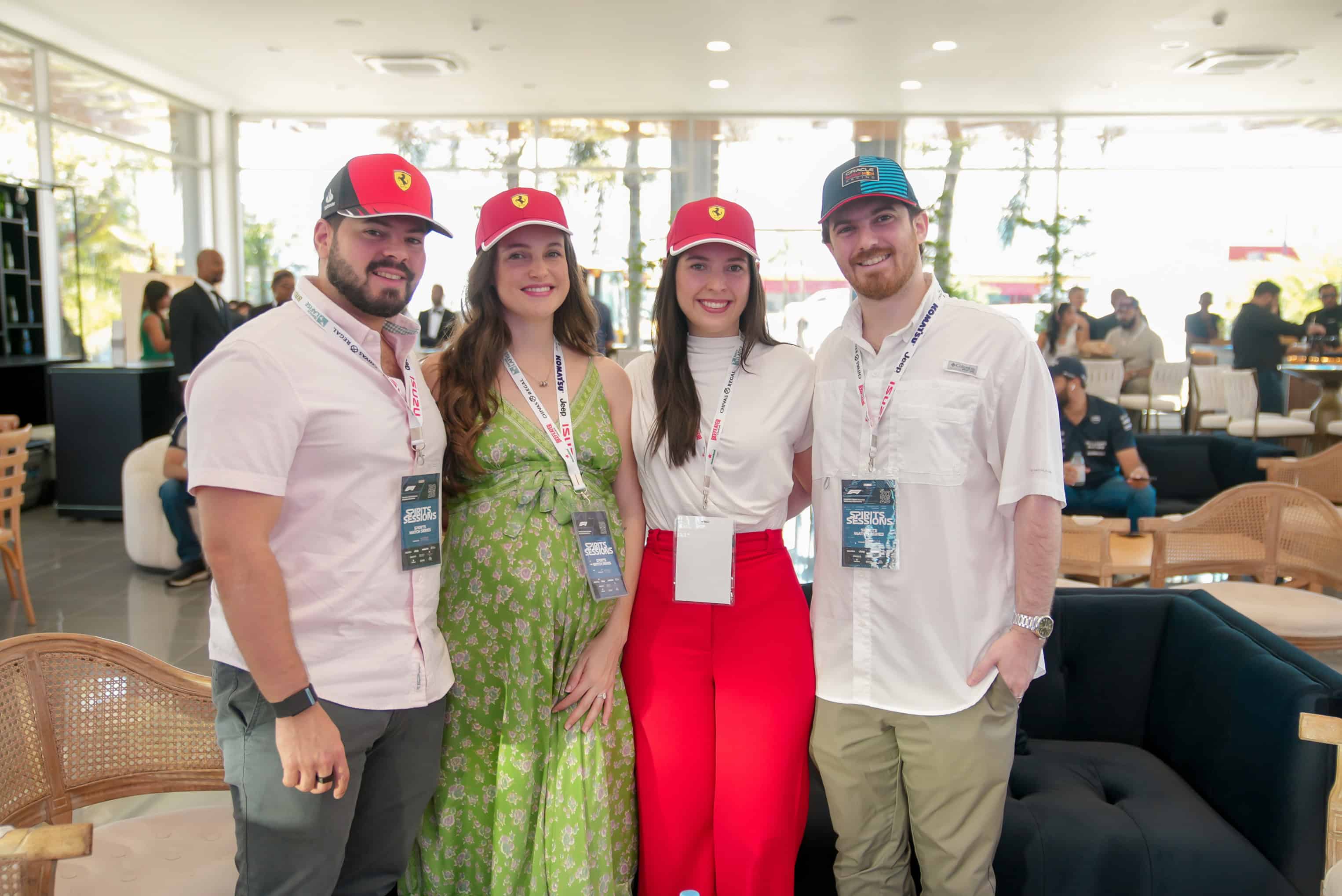 Jean luis Álvarez, Thiara Fernández, Rafaella Fernández y Gustavo Álvarez.