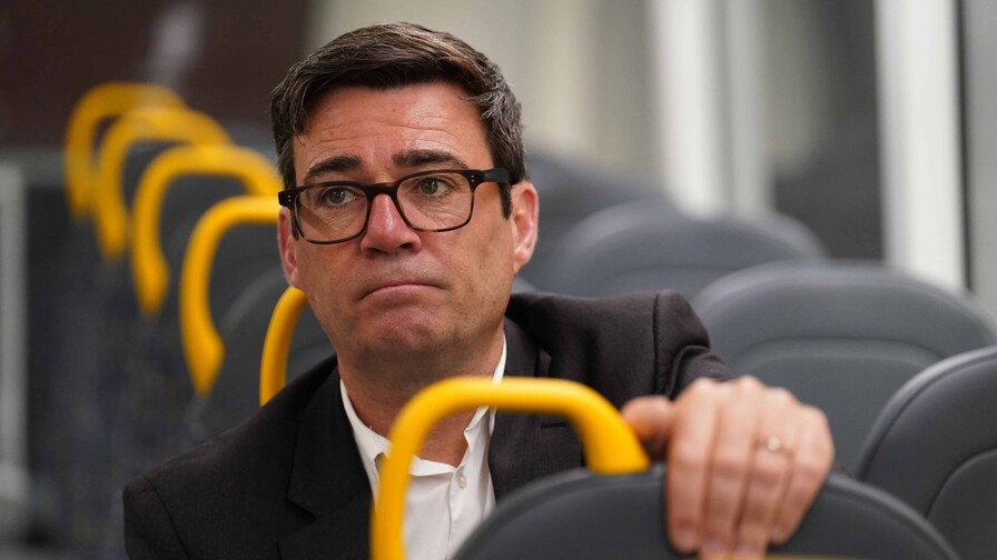 Burnham, principal rival de Starmer, inicia su campaña para ganar un escaño Burnham, principal rival de Starmer, inicia su campaña para ganar un escaño