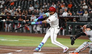Ketel Marte empieza a despertar con el madero y Arizona sonr&iacute;e