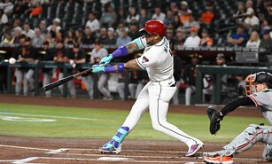 Ketel Marte empieza a despertar con el madero y Arizona sonr&iacute;e