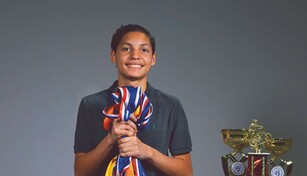 Pedro Curiel, el ni&ntilde;o que convierte en medallas los deportes practicados