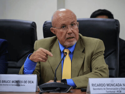 Perú: alcalde Carlos Bruce dispara con pistola eléctrica contra asesor