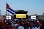 Manifestación frente a embajada de EE. UU. en Cuba en apoyo a Raúl Castro