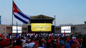 Manifestaci&oacute;n frente a embajada de EE. UU. en Cuba en apoyo a Ra&uacute;l Castro